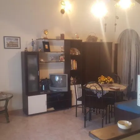 La Collina Delle Ginestre